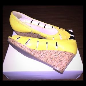 💐Yellow Nine West peep-toe wedges💐